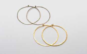 Grosse gehämmerte Creolen