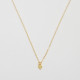 Zierliche goldene Halskette mit kleinem Rhombus-Anhänger