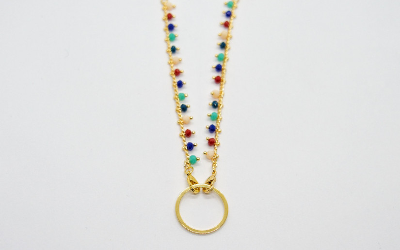 Goldene Brillenkette mit farbigen Perlen