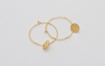 Schlichte Creolen mit Plättchen