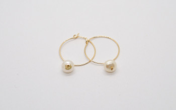 Goldene Creolen mit Süsswasser Perle