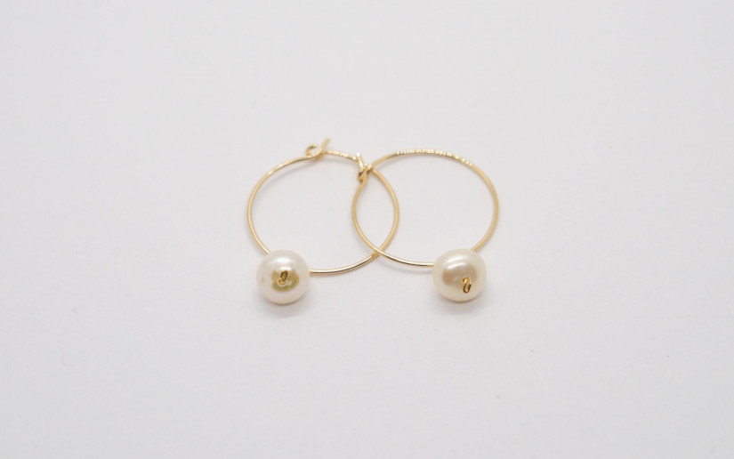 Goldene Creolen mit Süsswasser Perle