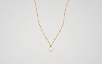 Goldene Halskette mit Perlmutt Herz