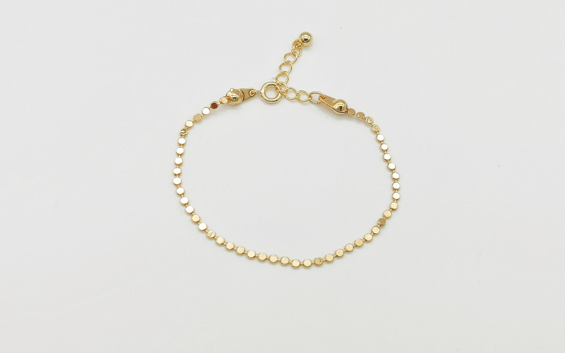 Schlichte goldene Armkette mit runden Gliedern