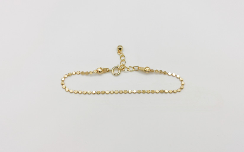 Schlichte goldene Armkette mit runden Gliedern