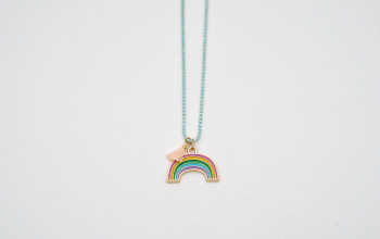 Halskette mit Regenbogen-Anhänger