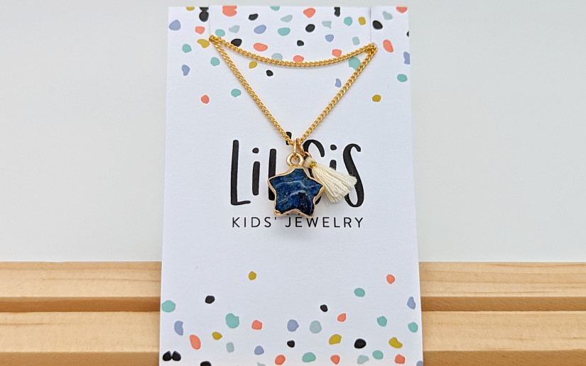 Goldene Halskette mit blauem Stern aus Lapislazuli