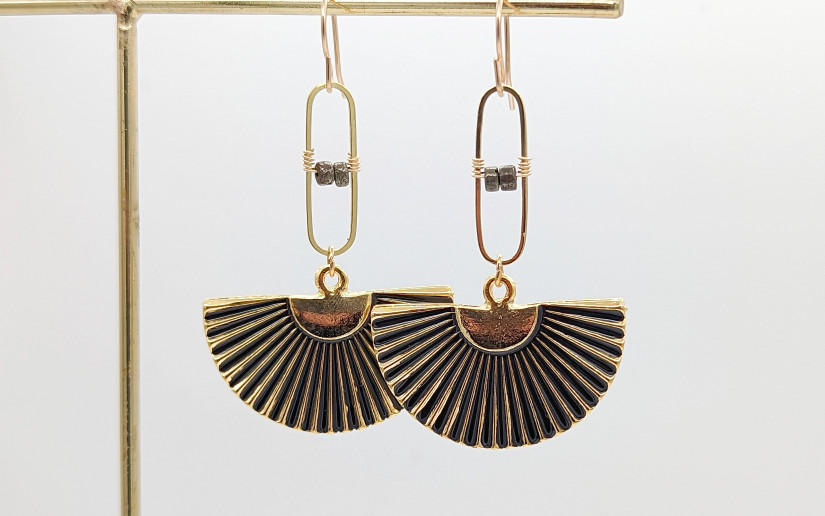 Lange Boho-Ohrringe mit Fächer Halbkreis Anhänger