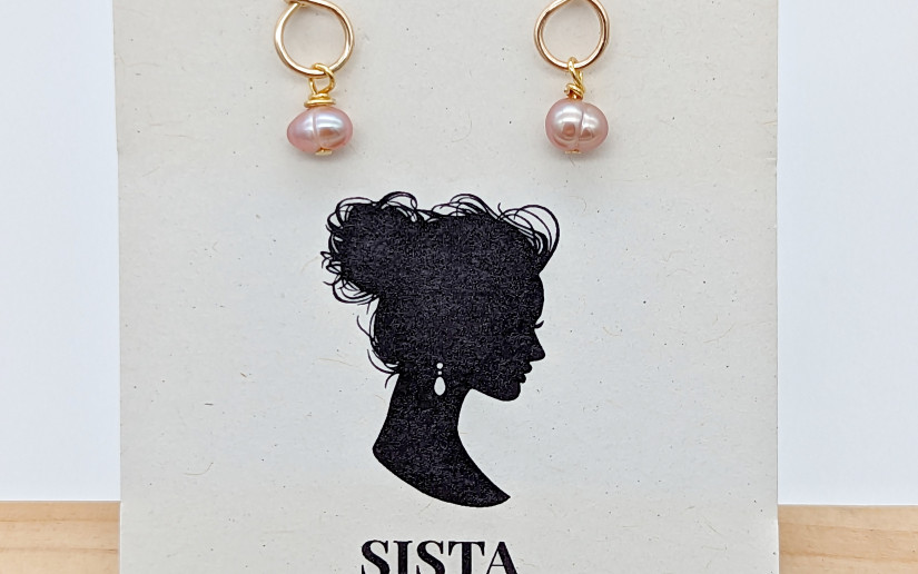 Feine goldene Ohrstecker mit rosa Süsswasser-Perle