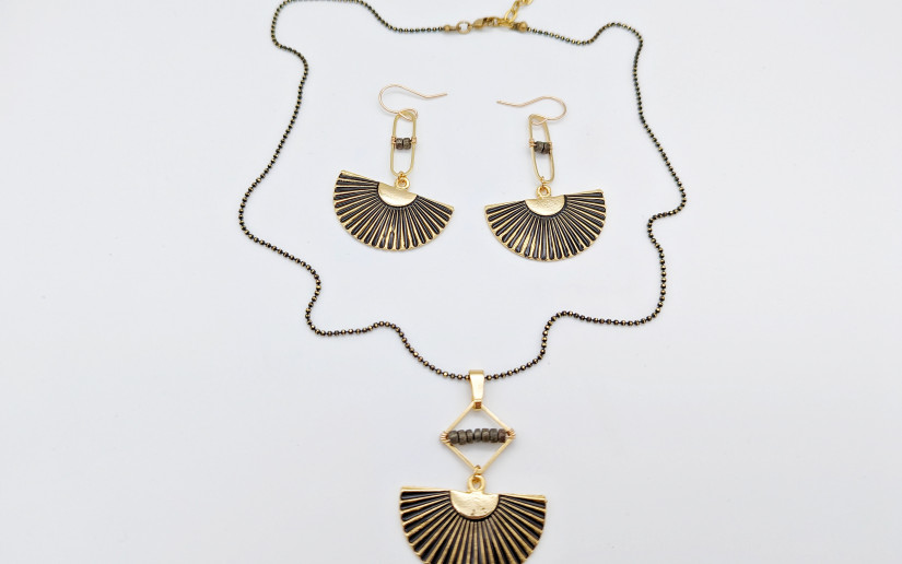 Schwarze Ethno Halskette mit Fächer-Anhänger und Pyrit