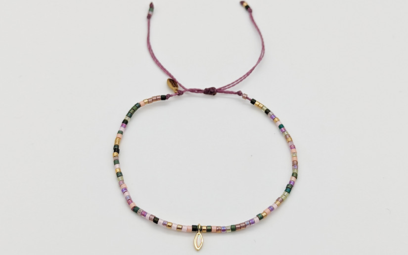 Farbiges Fussband mit Miyuki Perlen und Opal-Anhänger
